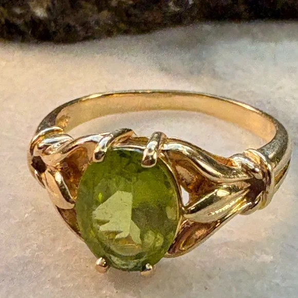 Elegant 14k inscription Gold Ring test confirmed real green peridot gemstone